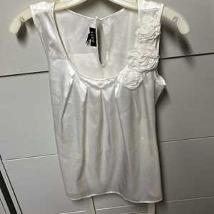 White 100% Polyester Tank Top Floral Belted A. Byer size medium